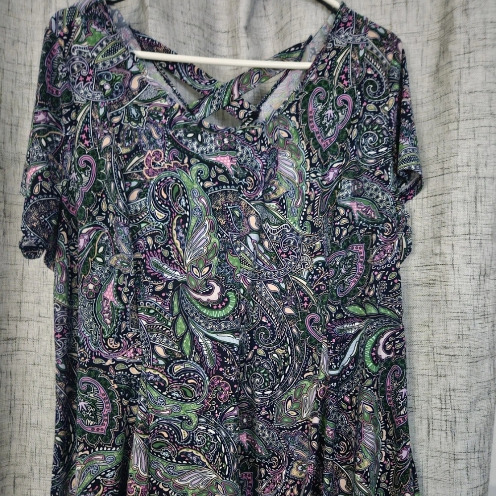 Roz & Ali Paisley V-Neck Short Sleeve Tunic in Navy, Green & Purple